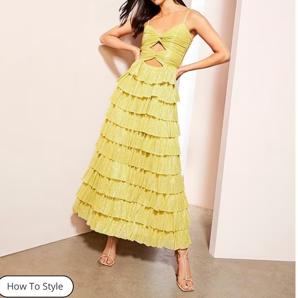 Gianni Bini - Grace Metallic Plisse Sweetheart Neck Cut-Out Tiered Dress